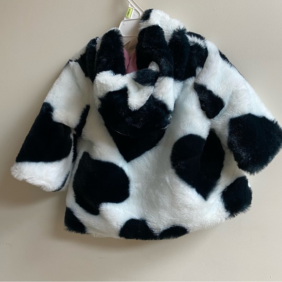 🎊HP 🎊 Girl’s Outerwear Angel White Black and Wax Faux Fur Shell - Picture 3 of 5